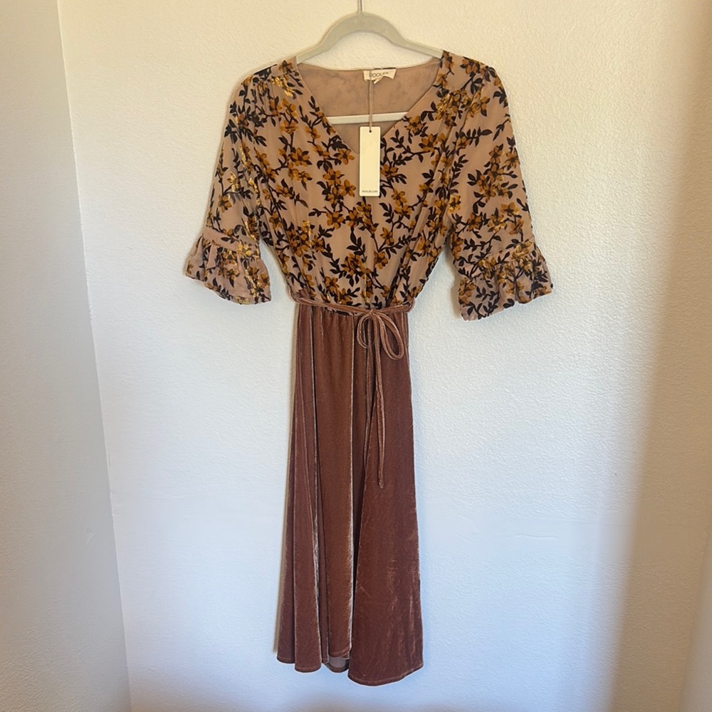 Floral Velvet Midi Dress in Dusty Rose and Brown